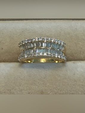 18KT Yellow Gold 0.95 Ct Baguette And 0.55 Ct Round Natural Diamonds Band Ring